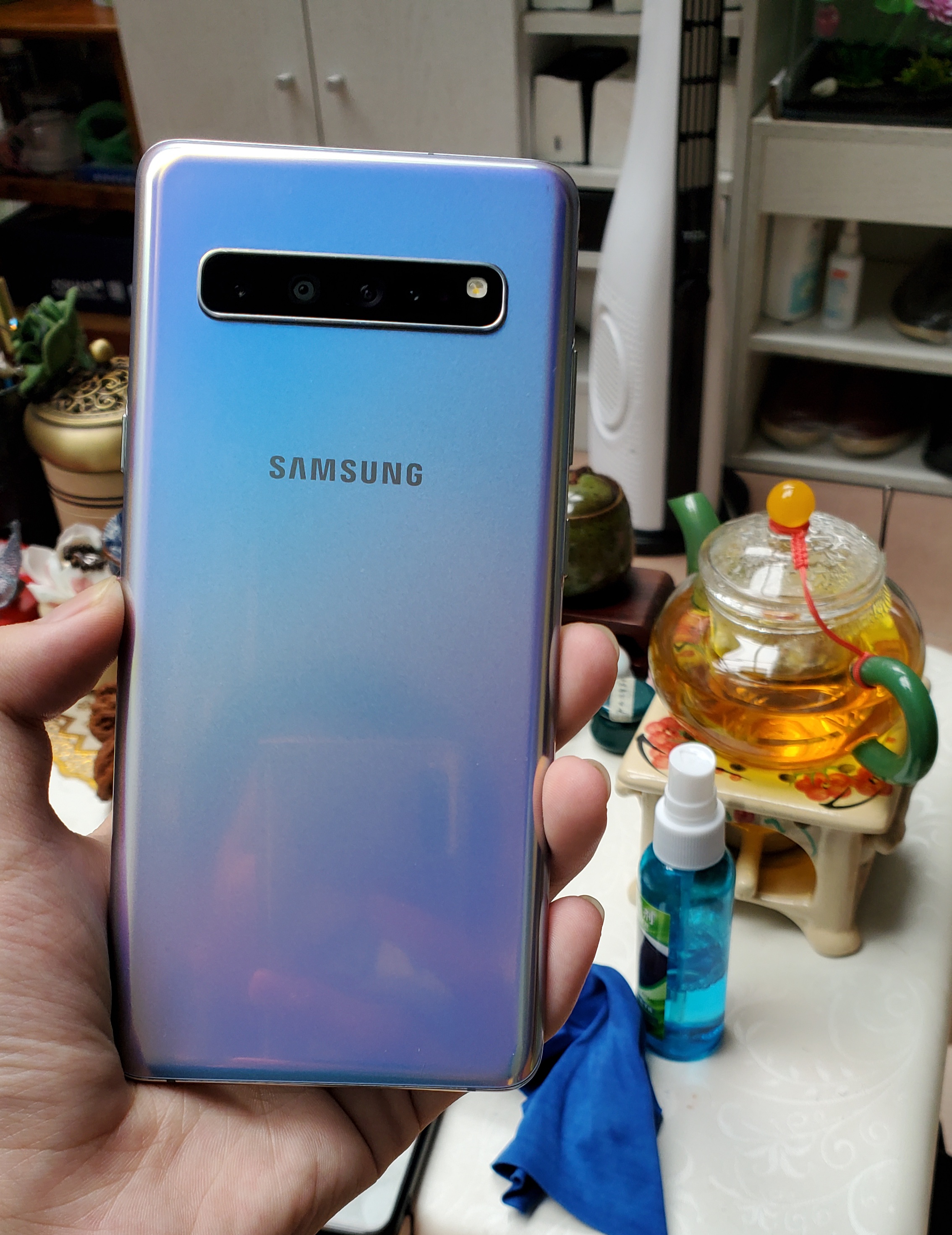 samsungglalxys105g全球第一款量产的5g手机虽然没有国行前置也是腊肠