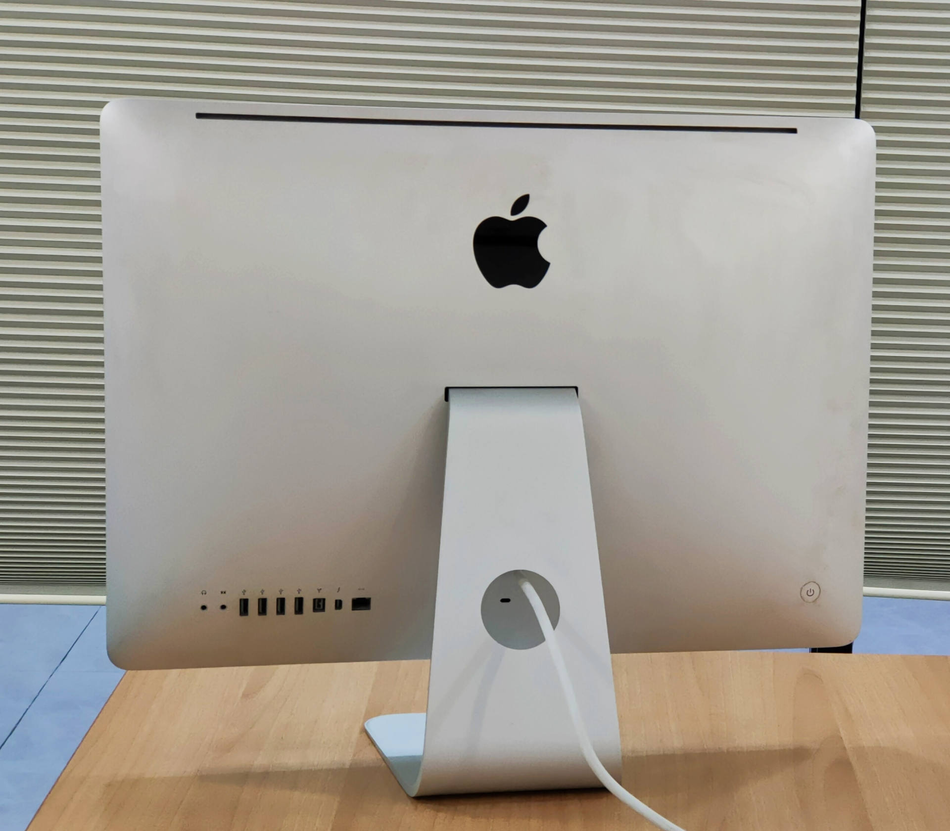 Retina显示屏 苹果台式电脑新iMac售15888元_凤凰科技