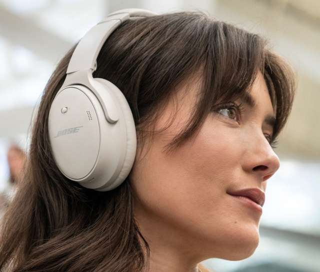 BOSE 新旗舰降噪耳机 QC45 发布: 外观无大变